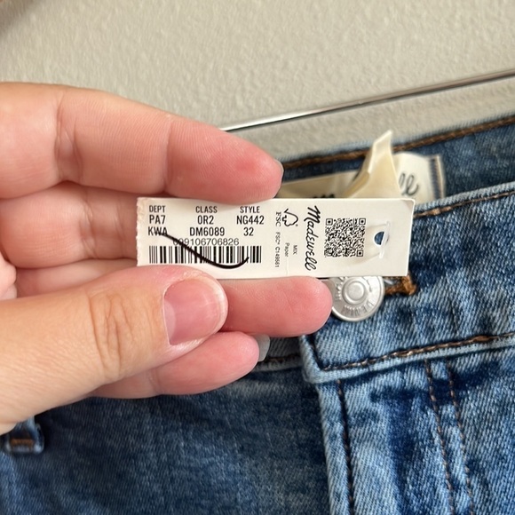 Madewell The Mid-Rise Perfect Vintage Jeans - Picture 9 of 11